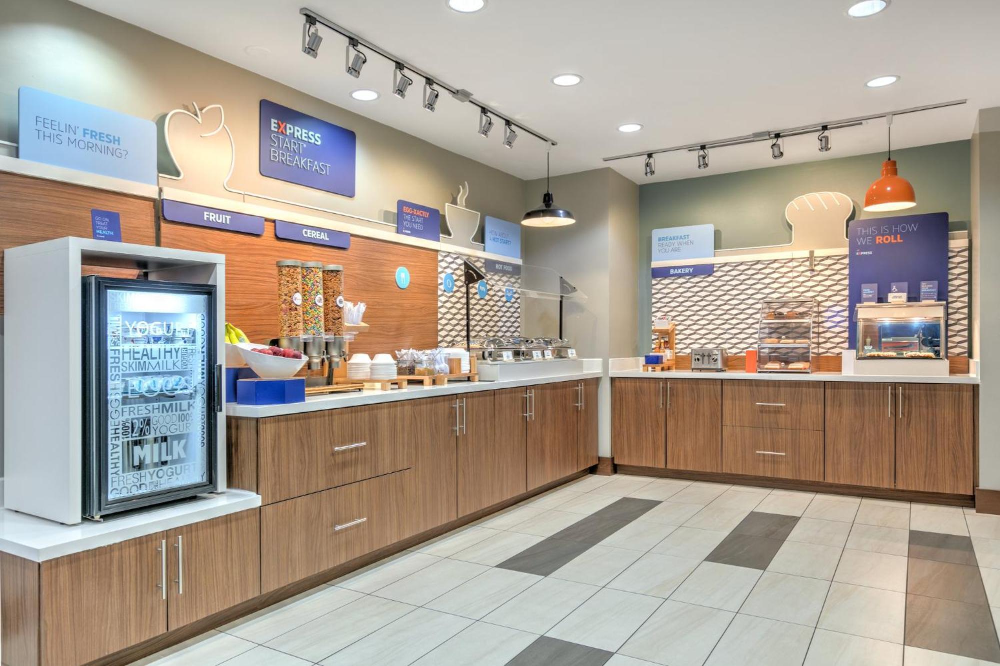 Holiday Inn Express Hotel & Suites Clute-Lake Jackson By Ihg Экстерьер фото