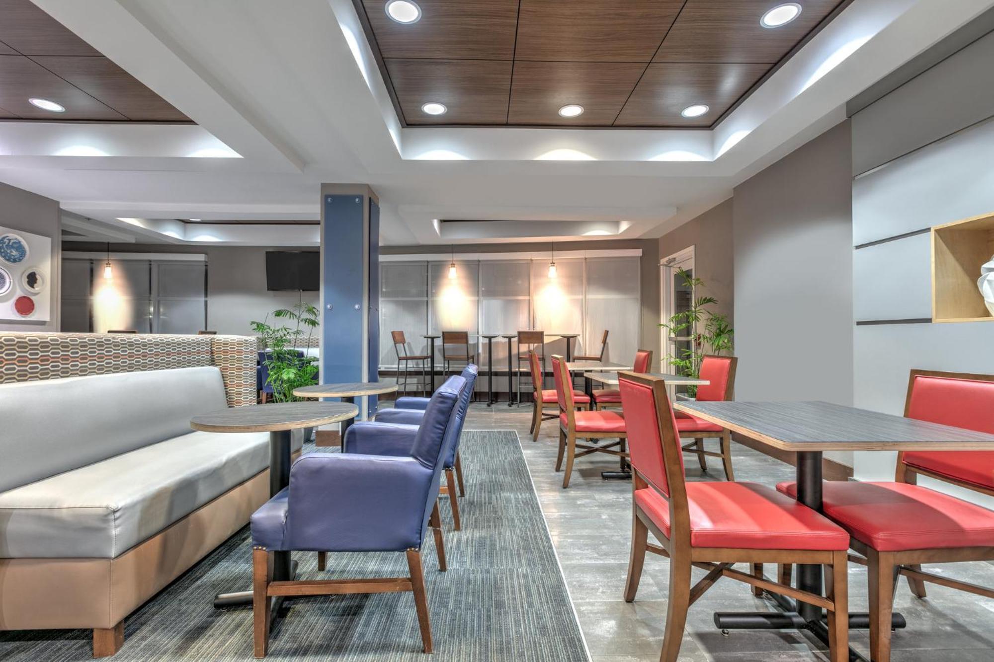 Holiday Inn Express Hotel & Suites Clute-Lake Jackson By Ihg Экстерьер фото