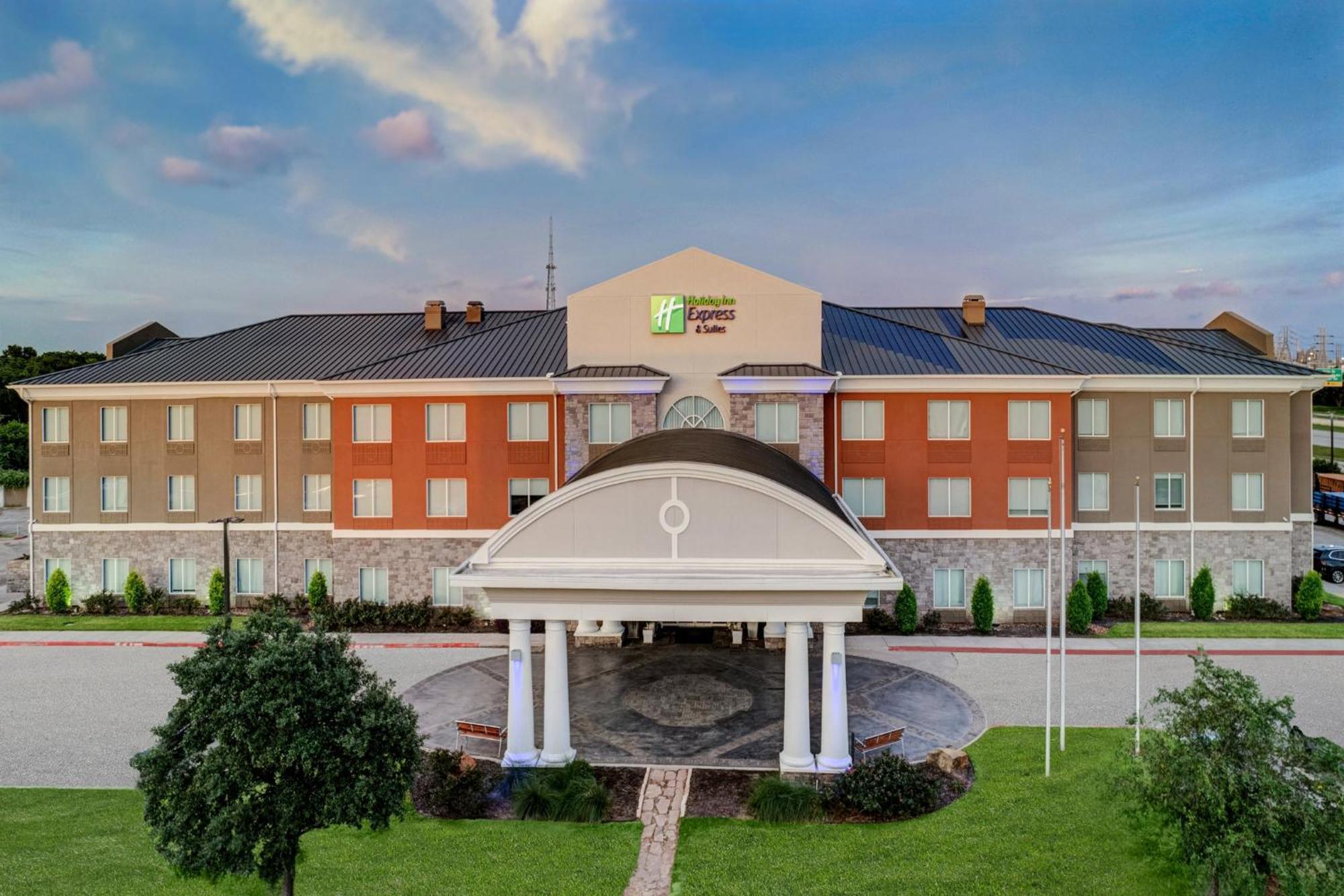 Holiday Inn Express Hotel & Suites Clute-Lake Jackson By Ihg Экстерьер фото